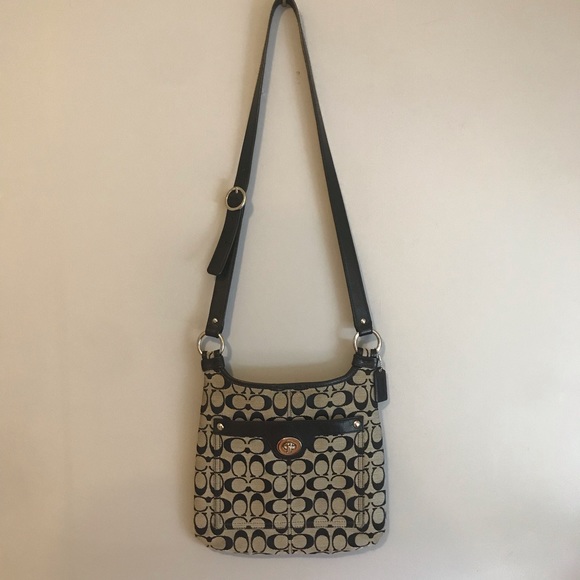 Coach Penelope Crossbody EUC - Picture 4 of 13